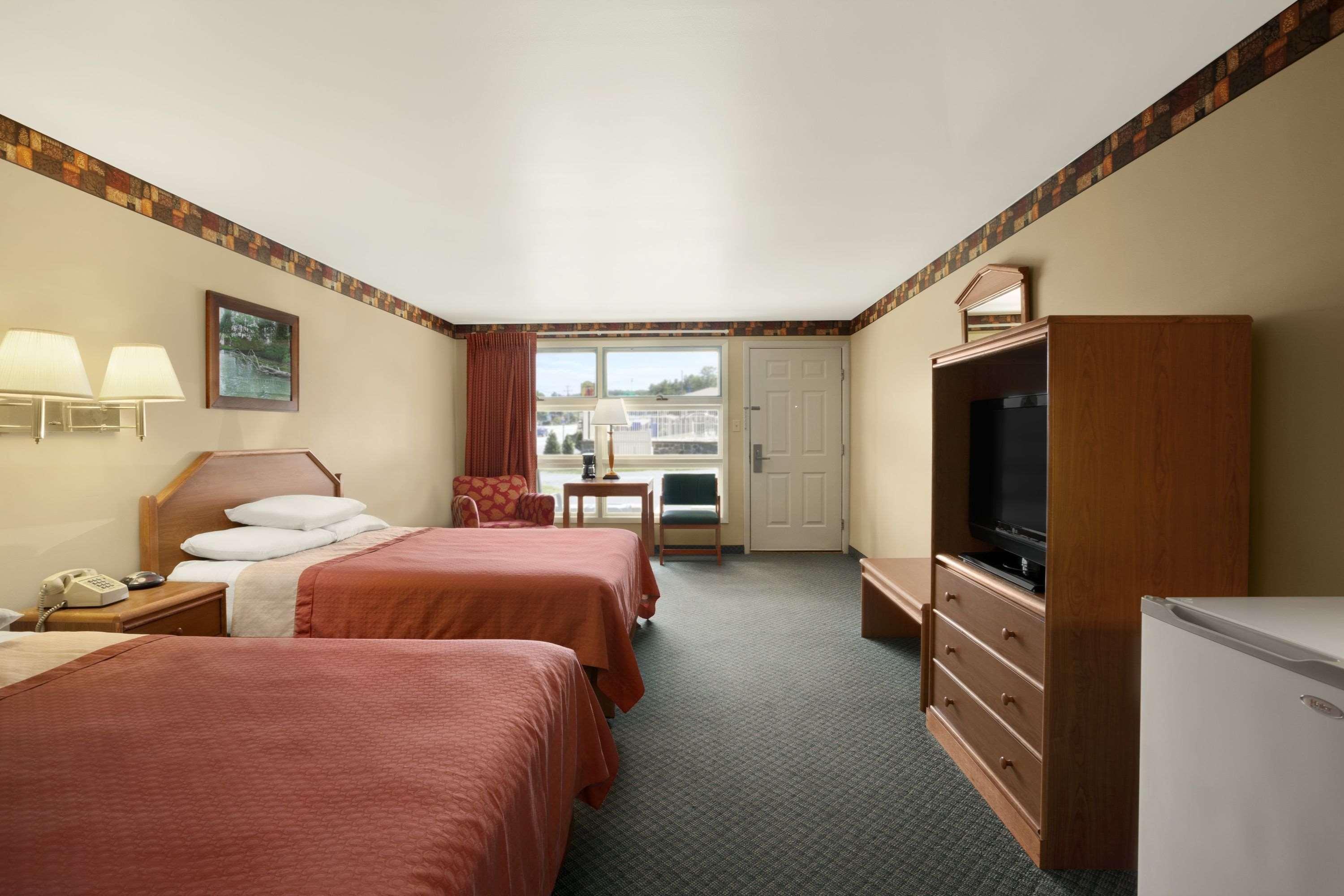 Super 8 By Wyndham Lake George/Downtown Bagian luar foto