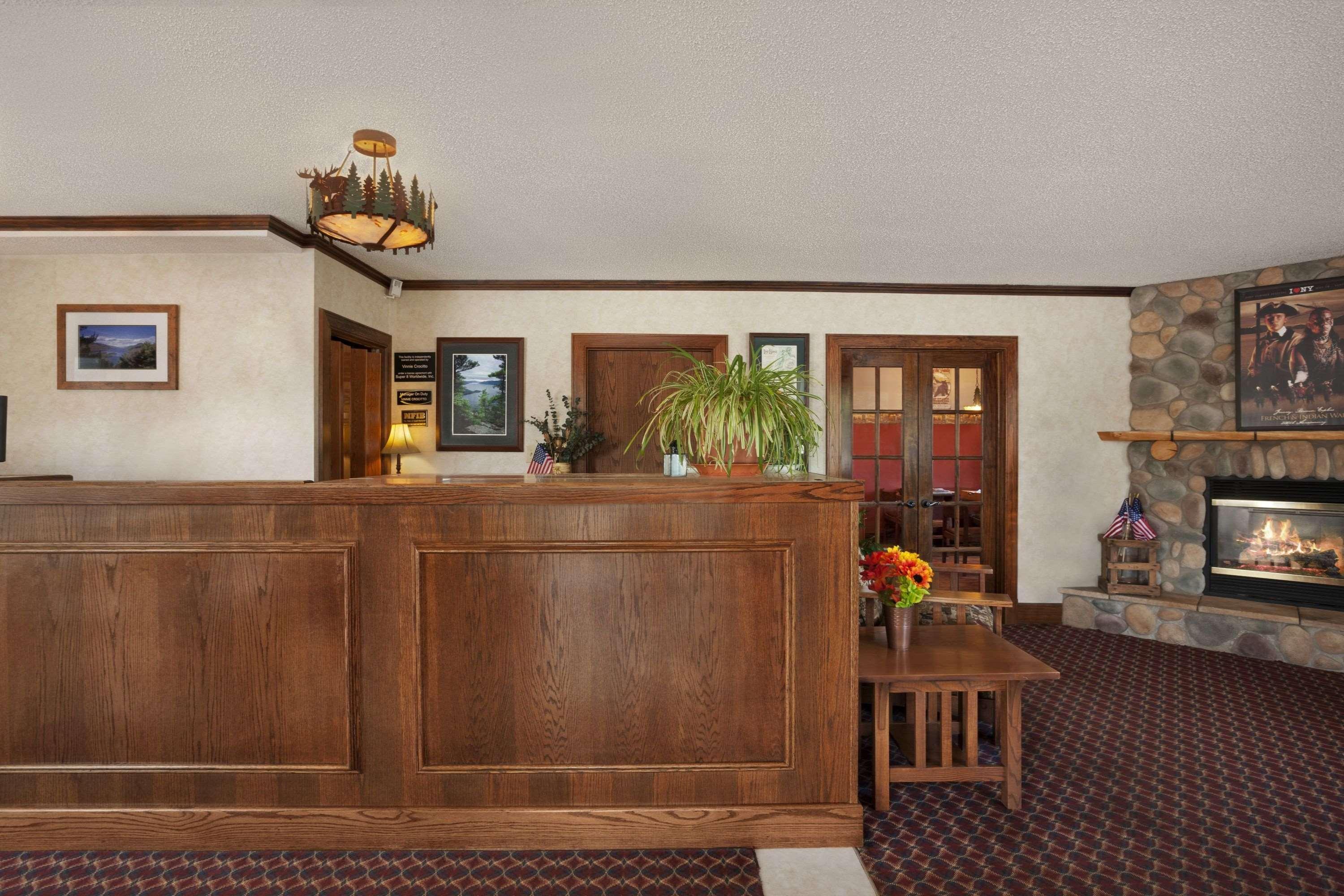 Super 8 By Wyndham Lake George/Downtown Bagian luar foto