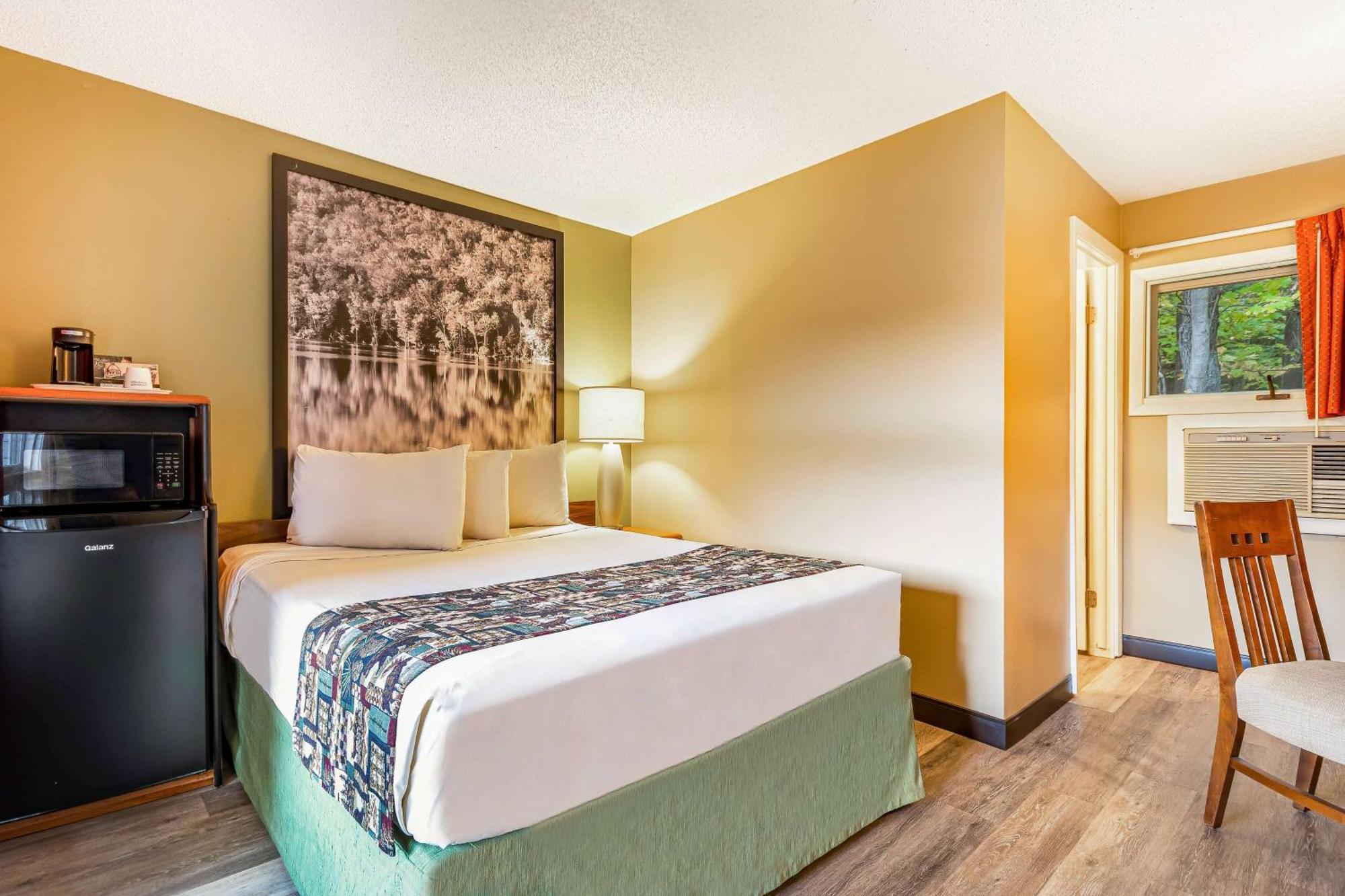 Super 8 By Wyndham Lake George/Downtown Bagian luar foto