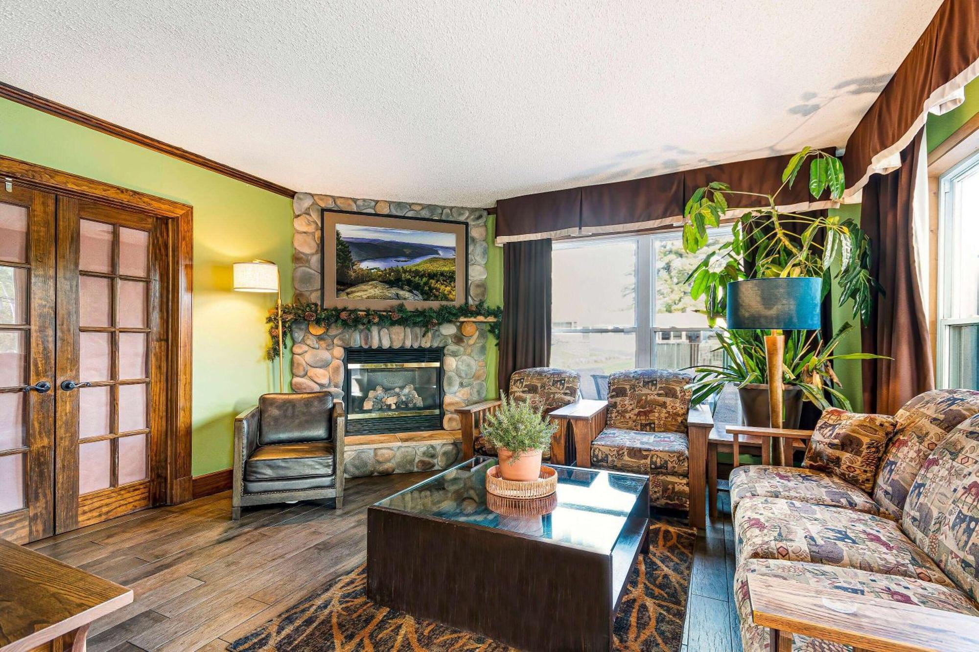 Super 8 By Wyndham Lake George/Downtown Bagian luar foto
